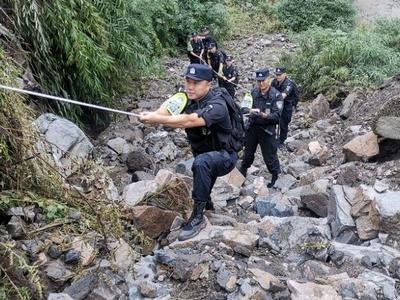 四川雅安天全县泥石流灾害已搜救出4人，1人确认无生命体征