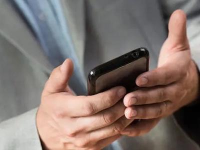 微信群成员在群里辱骂他人，群主所在公司被判担责