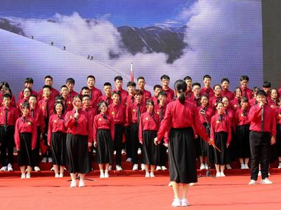 迸发青春活力，青大附中第十八届校园文化艺术节精彩上演