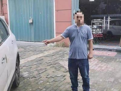 拉错车门顺走笔记本电脑，城阳警方抓获盗窃车内物品嫌疑人