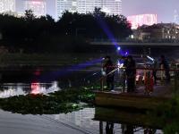 秋风里的惬意 李村河成了夜钓好去处