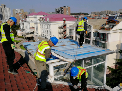 “空中楼阁”“楼上楼”？拆！崂山一小区拆违楼顶违建21处