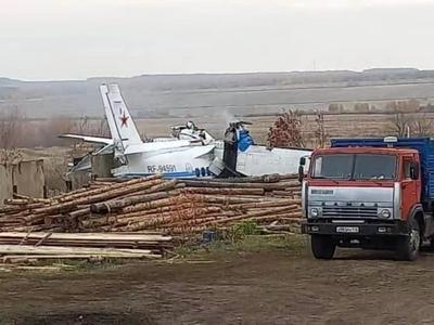 外媒：俄罗斯一轻型飞机坠毁，19人遇难