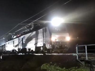 受强降雨影响中断的南同蒲铁路昌源河大桥上行线抢通