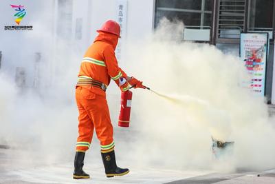 突发“火情”，消防云梯都来了！直击2021青岛时尚体育季防疫消防演练