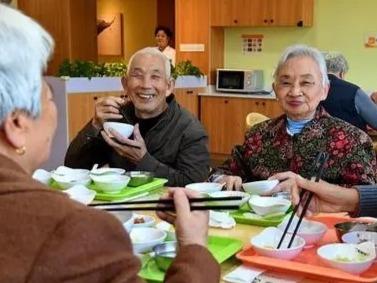 最新调查！中国老年人最爱把钱花在哪？竟是买这3样东西