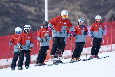 从“0”到“1”、从“小”到“大”……中国冰雪的“出圈路”是这样走出来的