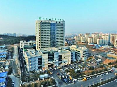 市人大视察市级在建卫生重点项目，部分项目主体结构已封顶