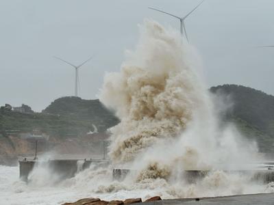 “圆规”加强为台风级，中央气象台发布橙色预警