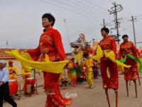 舞龙舞狮还有舞蛤蜊？青岛国庆民俗节目“有故事”