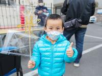 剪纸、扎染、做糖画……这个楼院很热闹