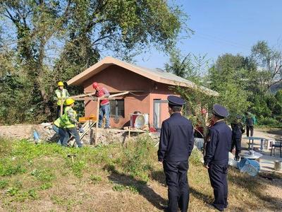 ​绿动浮山美如画，浮山拆违后期整治向隐蔽违建、零星毁绿占绿问题亮剑