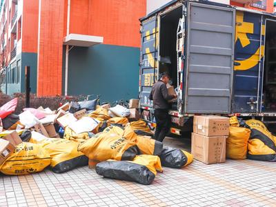 “双11”购物后卖家8个月没发货，法院判3倍赔偿