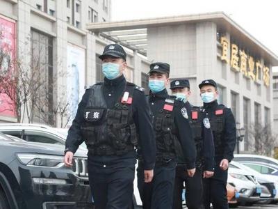 青岛一男子送外卖时趁机盗走他人摩托车，涉嫌盗窃被即墨警方依法刑事拘留