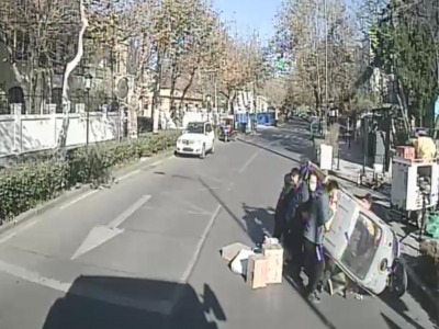 合力抬车、飞奔灭火、复位古力盖……青岛街头的这一幕幕，真暖！