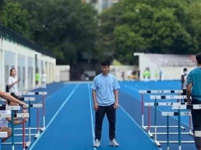 苏炳添给学生上课 网友：我也想去上苏老师的课！