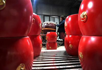 河北饶阳：民族乐器俏销海内外