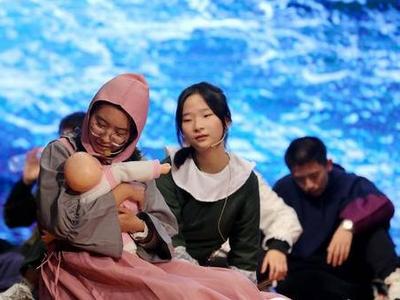 穿越时空的对话，青岛二中第八届“美术经典的哲学演绎戏剧”大赛上演