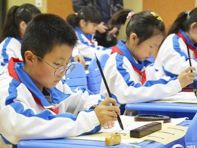 海岛娃城里娃同上一堂课！青岛这两所学校“双师课堂”促教育优质均衡发展