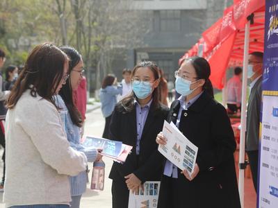 人社部：事业单位招聘部分岗位可不要求学历