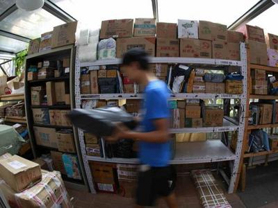 快递面单屡成“泄密单”，快递小哥如何为个人信息添把“锁”？