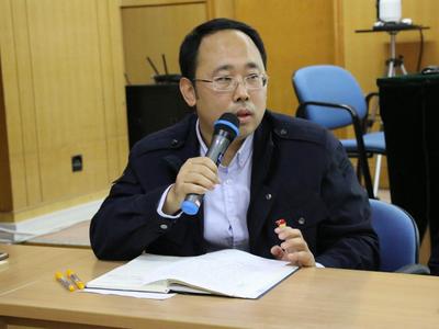 青岛首个博士“抗艾卫士”身兼“数职”：让艾滋病患者别放弃生的希望