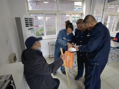 老人迷路、书包丢失……遇到突发状况，青岛这些“好人”伸出援手
