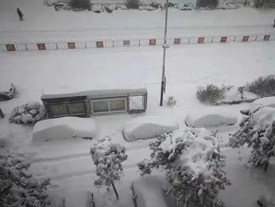 ​大雪封门、车辆被埋，东北这场雪为何这么大？