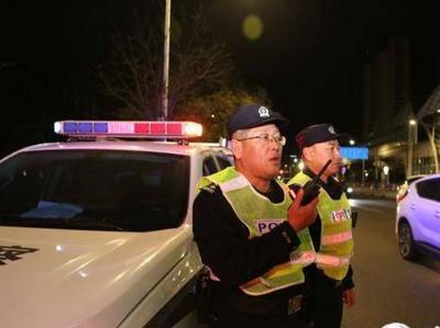 警灯闪烁，开展巡逻查控！黄岛公安夜巡“铸盾”护安宁