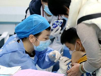 为啥儿童新冠疫苗剂量与成人一样？解答来了