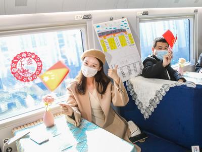 首趟开进沂蒙山区的高铁两岁了!“生日会”现场是这样的…