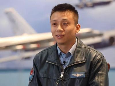 ​轰-6K飞行员谈绕岛巡航：谁还不在自家院子转一转