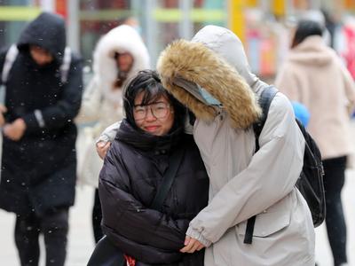 明天再暖和一天！周六下午冷空气将影响青岛，小雨大风降温纷纷登场