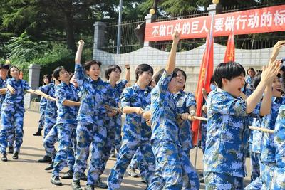 追寻光！靠近光！成为光！实拍北部战区信号女兵