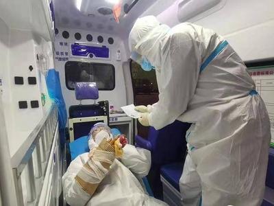 紧急救助！船员两根手指被砸断，董家口出入境边检站开通“绿色通道”