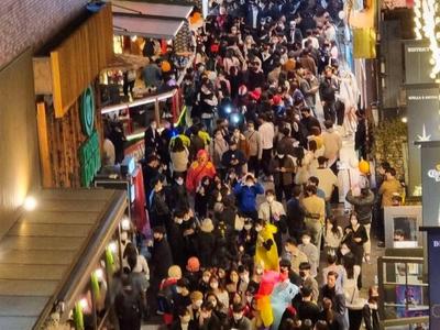疫情后韩国首次接待外国旅游团，检测阴性可免隔离