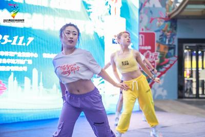 燃脂“战斗”、时尚健身达人热舞......大学生瑜伽&健美操冠军赛现场图来了