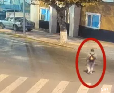 胆真大！没钱花就想抢钱，青岛警方8小时破获一起抢劫未遂案件