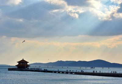 栈桥上空“天光乍现”，快来看！