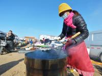 糖球、脂渣……城阳河套大集，真香