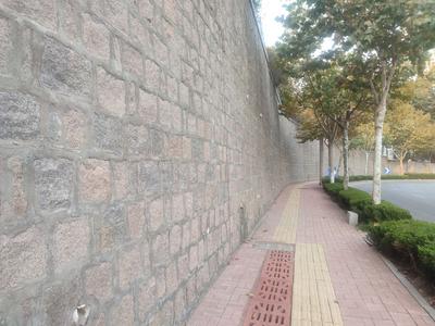 记者回访|清理“大花脸” 山墙复原貌