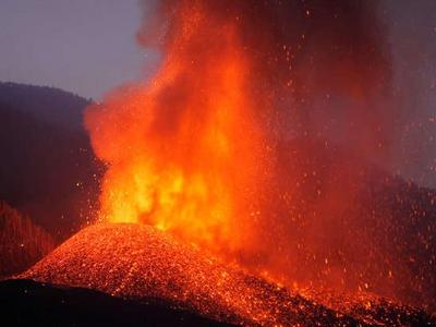 印尼火山喷发已致14人死亡，受灾民众达5000余人