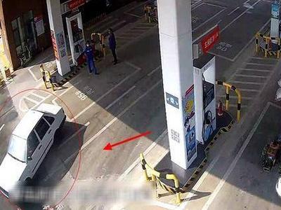 加完油就“跑”，你知道属于什么行为嘛？民警劝其自首