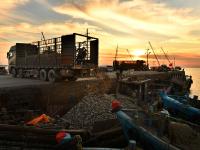 冬天开着渔船播种？实拍青岛“海耕”现场