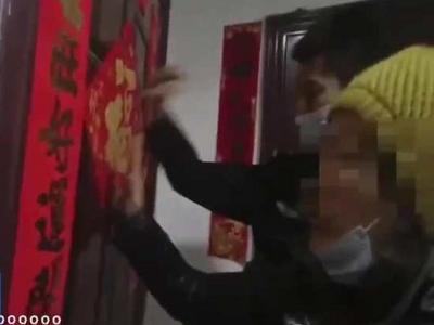 “来不及了，破门！”再晚30秒，18万元就没了！