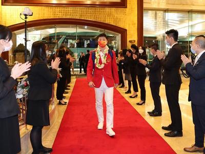 内地奥运健儿代表团抵港，将进行三天交流活动