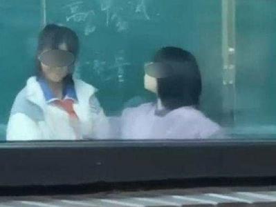 银川初中教师掌掴女学生，教育局：停职并公开道歉