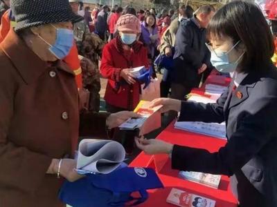 让宪法精神走进千家万户！ 青岛各界广泛开展宪法宣传周活动