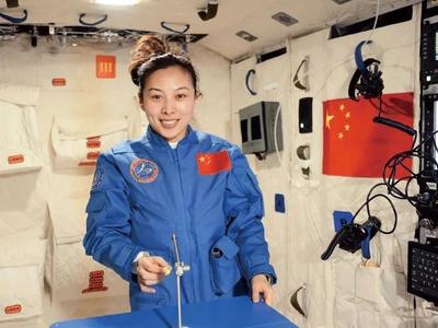 “天宫课堂”今日开讲！8年前“太空授课”历历在目