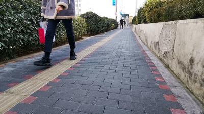 记者回访|人行道变了模样  出行环境有了改善